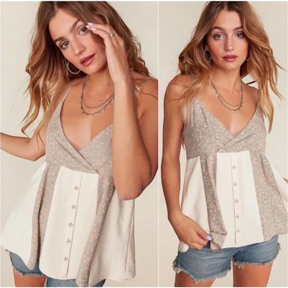 NWT Sage Cream Ditzy Floral Button Accent Women’s Cute Summer Blouse Top Size: L - Picture 2 of 8